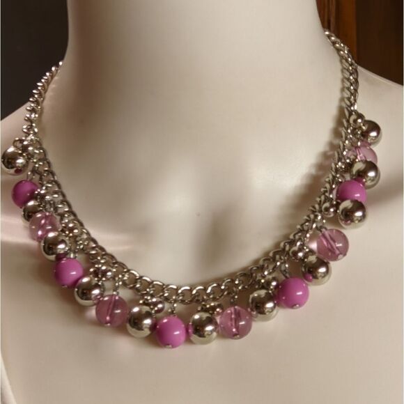 Beautifull purple, sold clear, silver, bead statement necklace - Picture 1 of 13